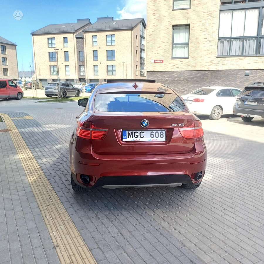BMW X6, 3.0 l., off-road / crossover