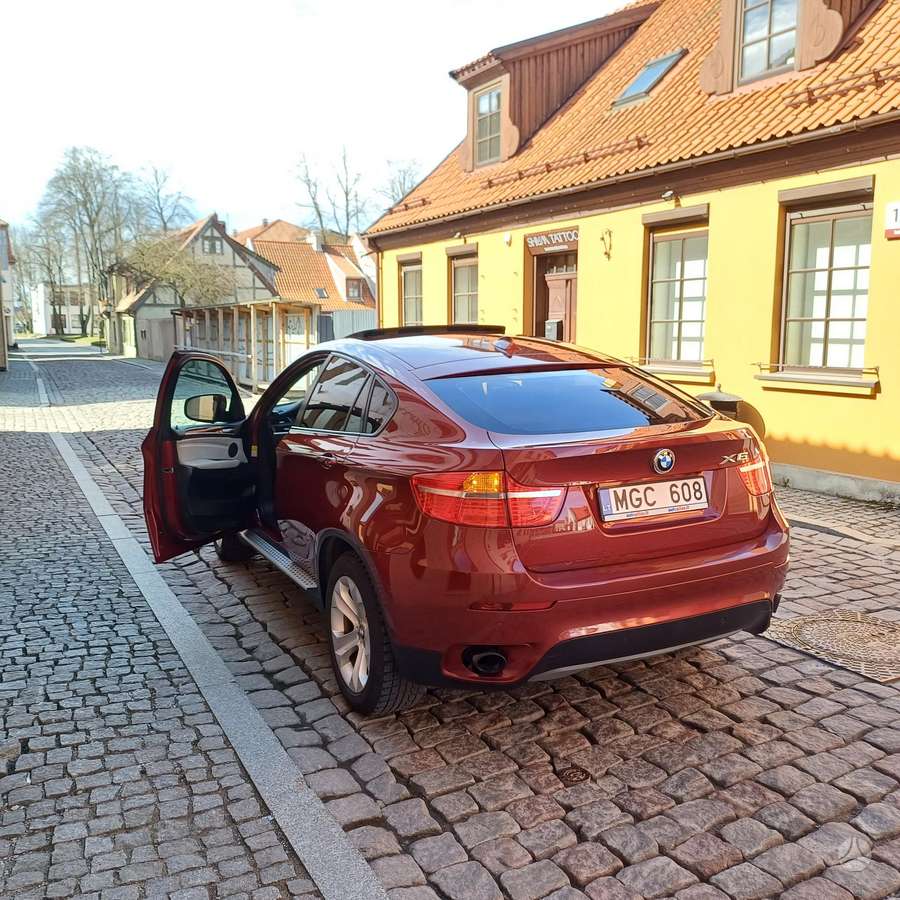BMW X6, 3.0 l., off-road / crossover