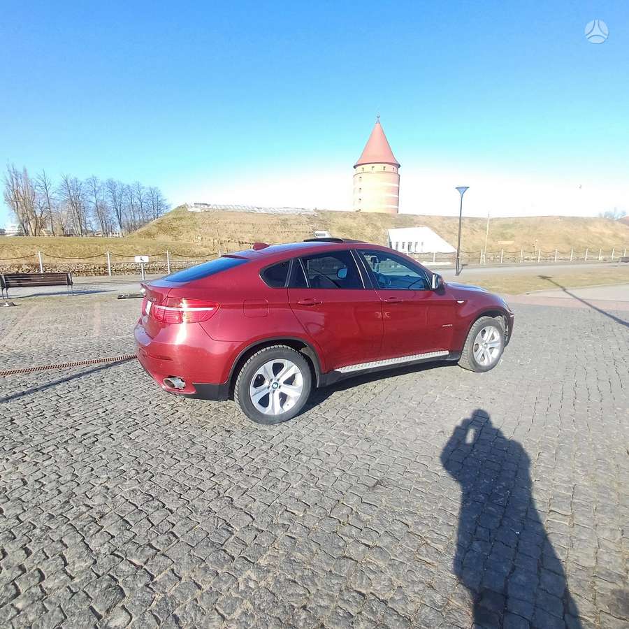 BMW X6, 3.0 l., off-road / crossover