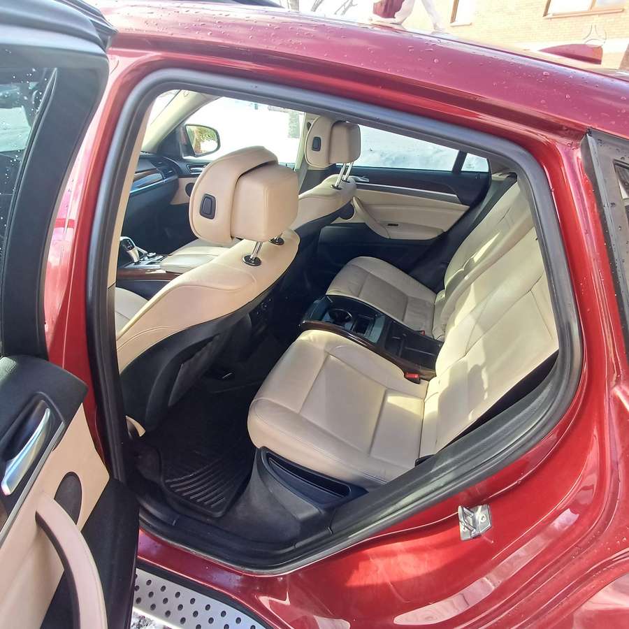 BMW X6, 3.0 l., off-road / crossover