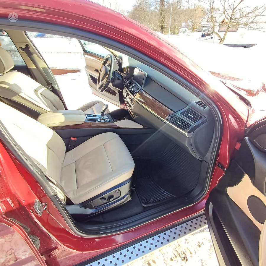 BMW X6, 3.0 l., off-road / crossover