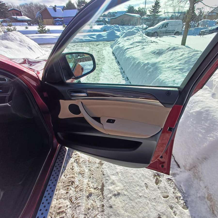BMW X6, 3.0 l., off-road / crossover