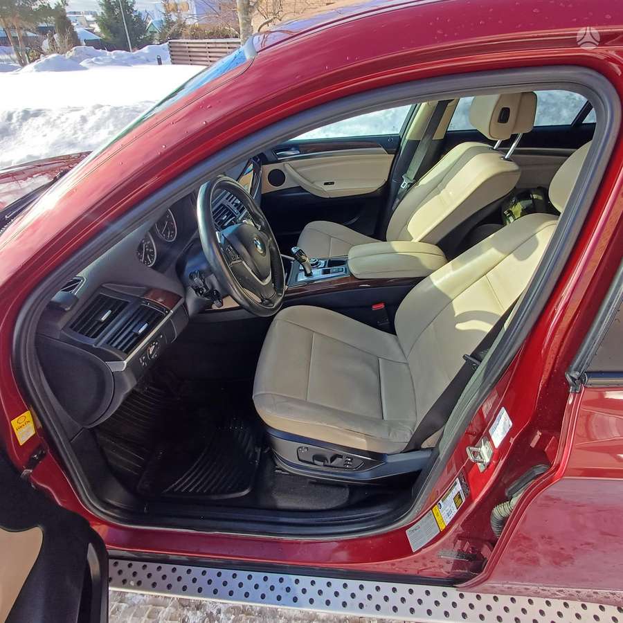 BMW X6, 3.0 l., off-road / crossover