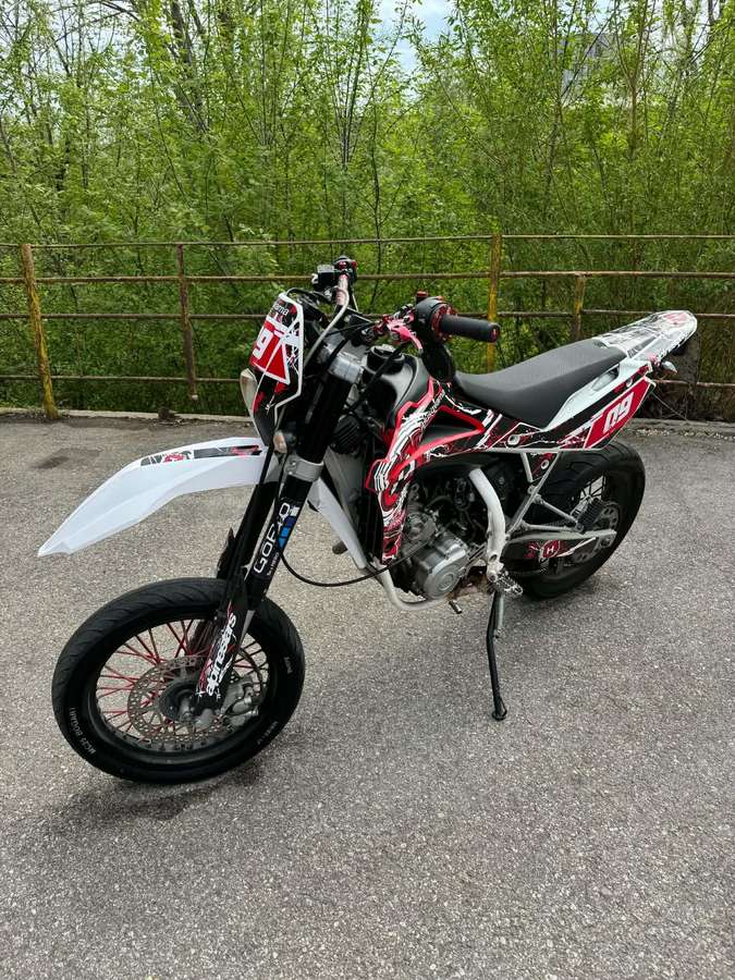 Husqvarna SMR 125cc, supermoto