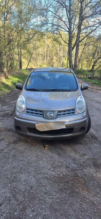 Nissan Note, 1.6 l., Седан