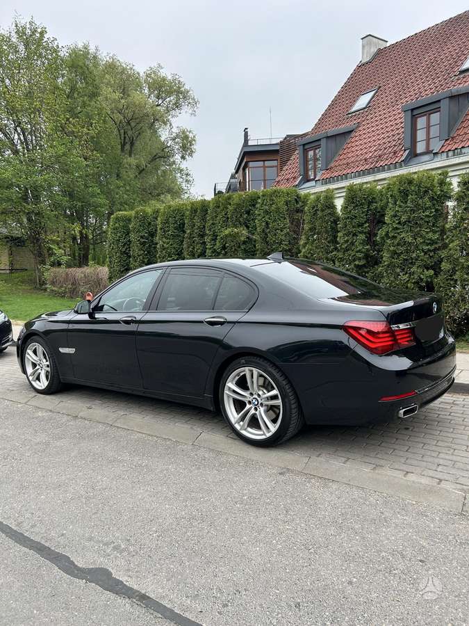 BMW 740, 3.0 l., Седан