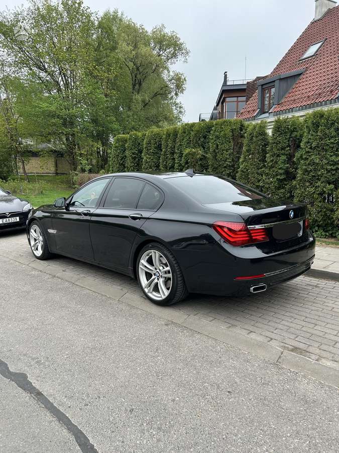BMW 740, 3.0 l., Седан