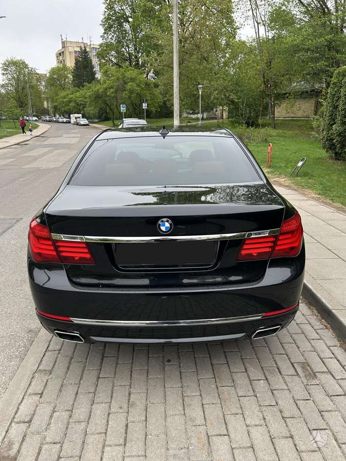 BMW 740, 3.0 l., Седан