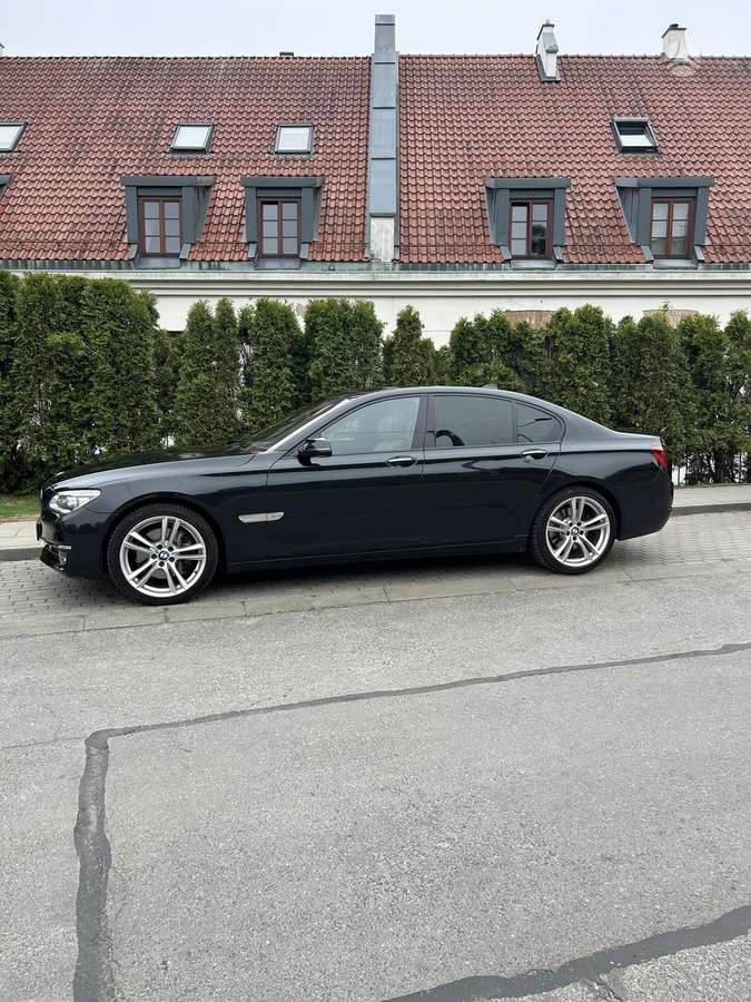 BMW 740, 3.0 l., Седан