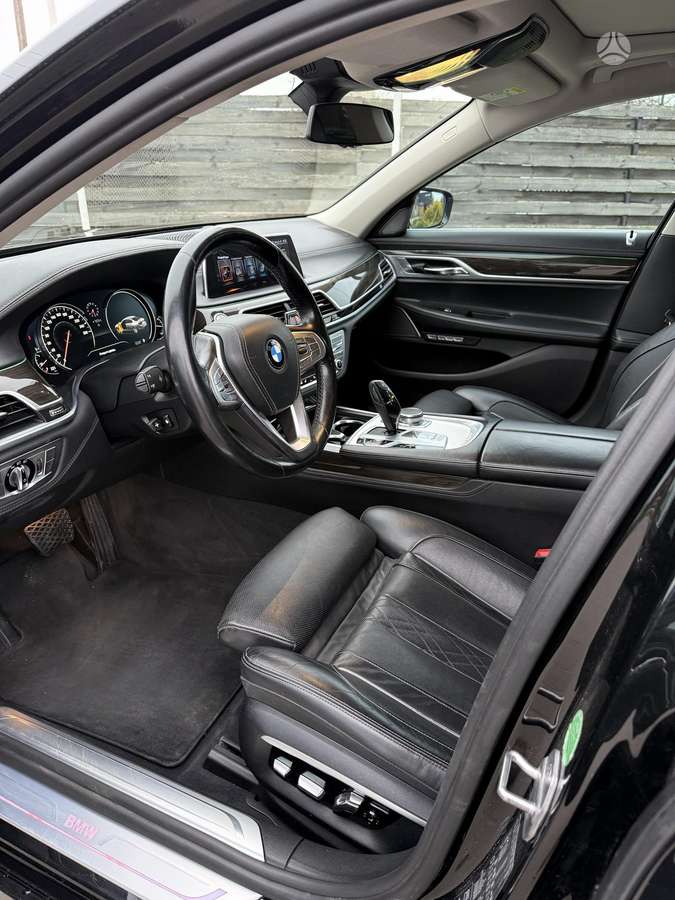 BMW 740, 3.0 l., Седан