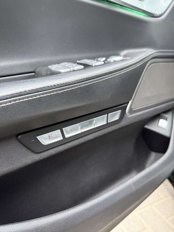 BMW 740, 3.0 l., Седан