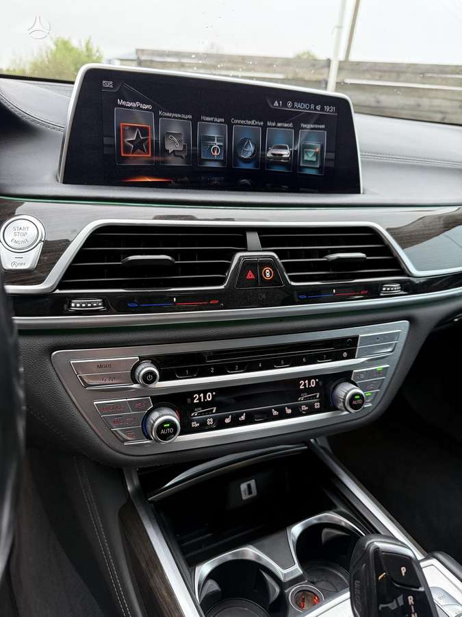 BMW 740, 3.0 l., Седан