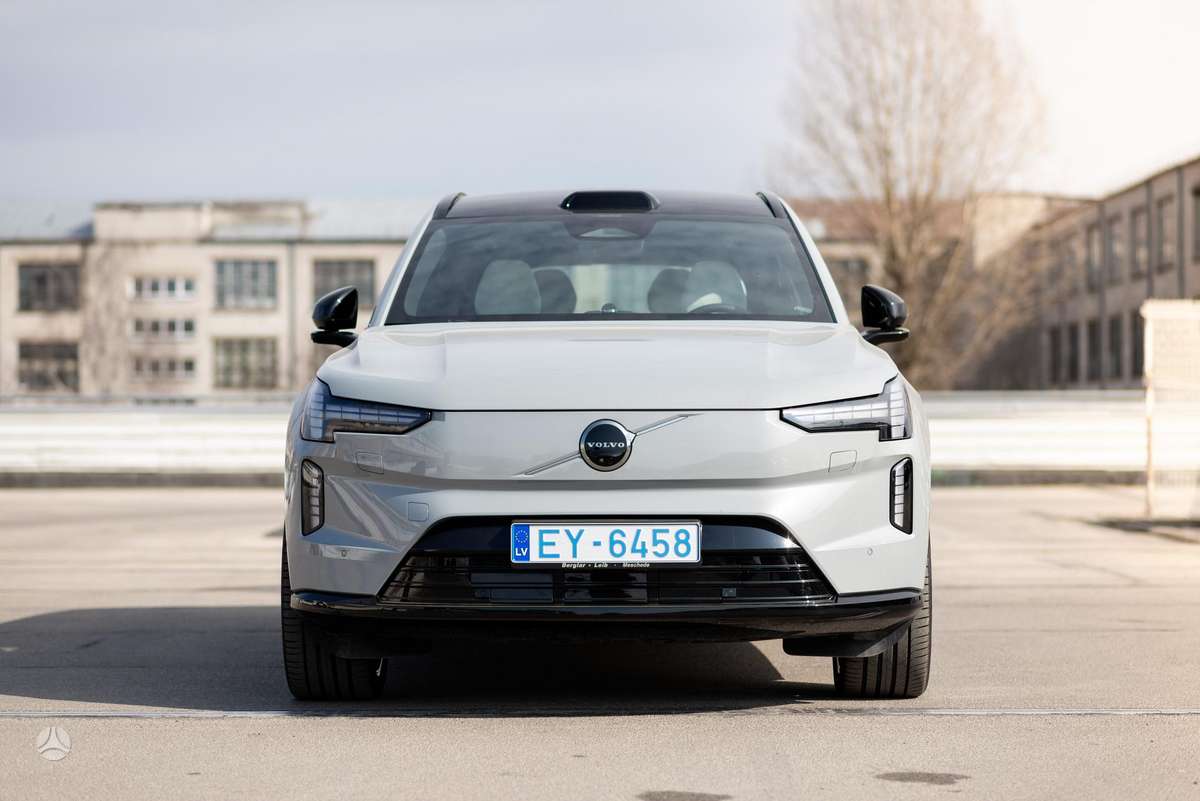 Volvo EX90 - 5