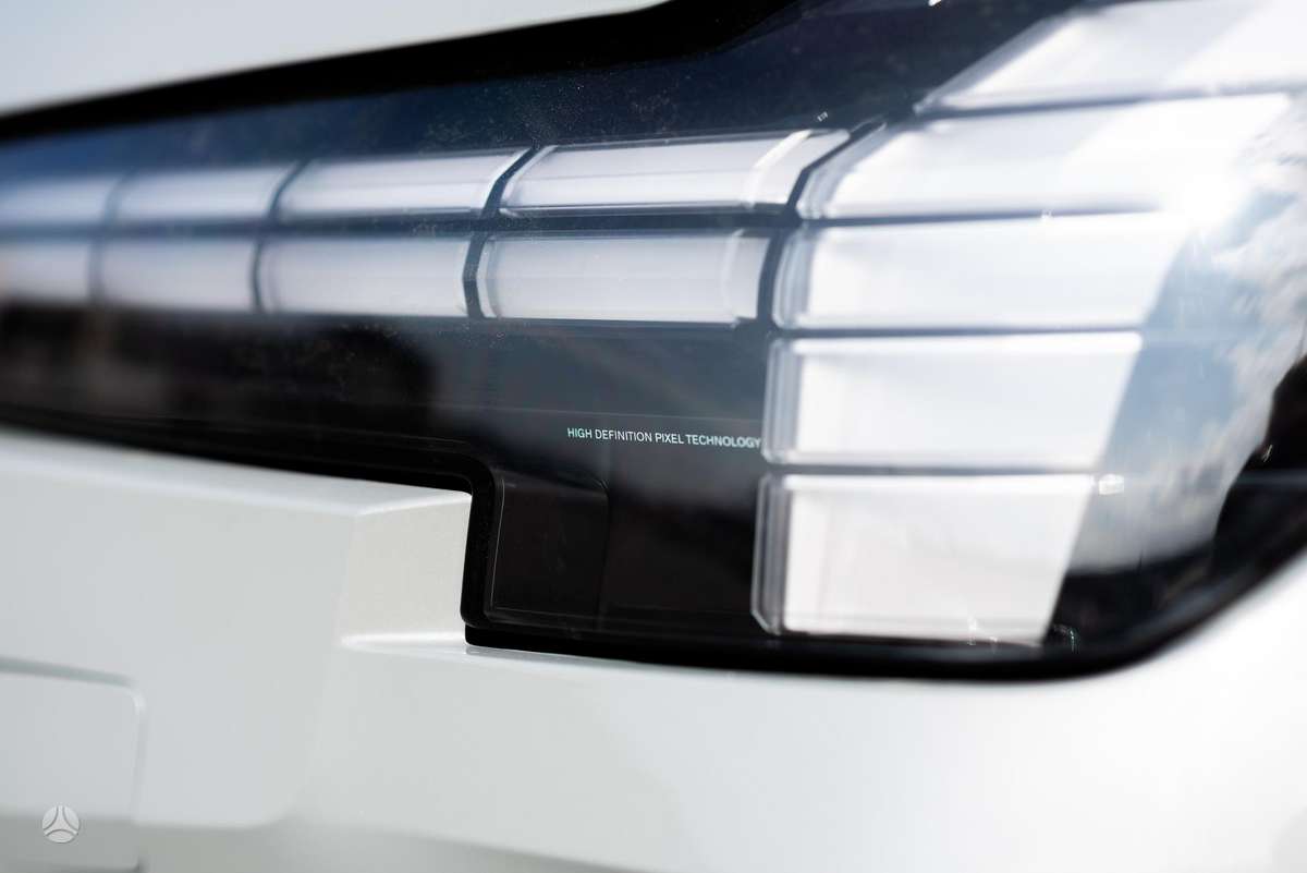 Volvo EX90 - 8