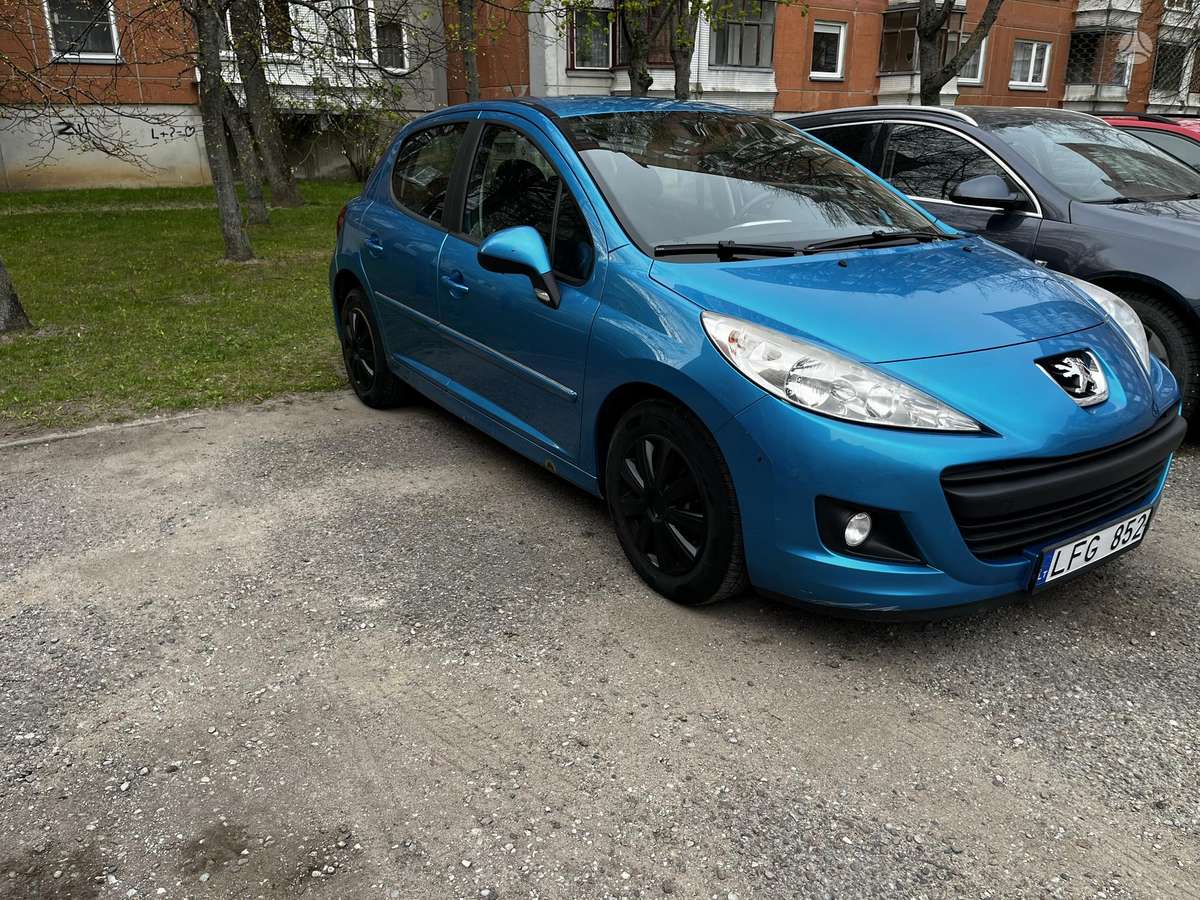 Peugeot 207, 1.4 l., hatchback