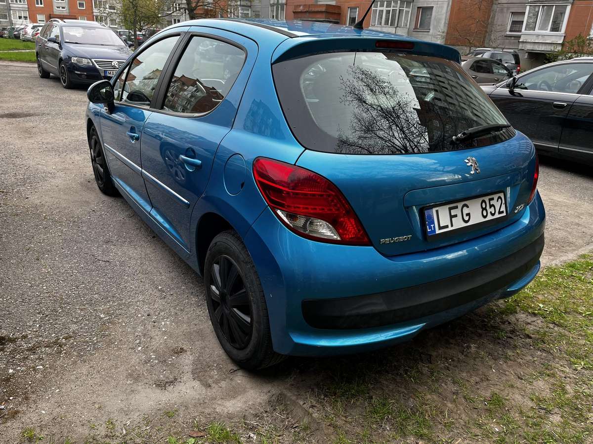 Peugeot 207, 1.4 l., hatchback