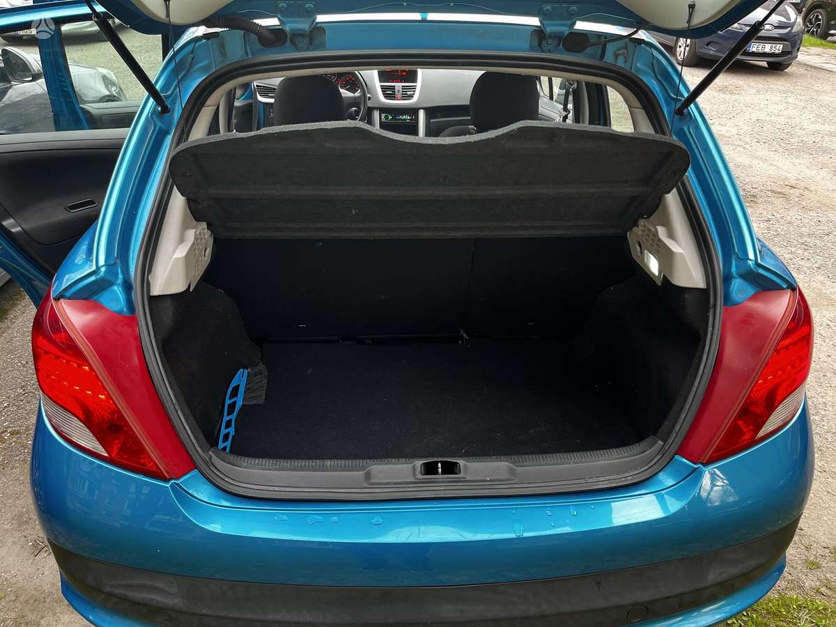 Peugeot 207, 1.4 l., hatchback