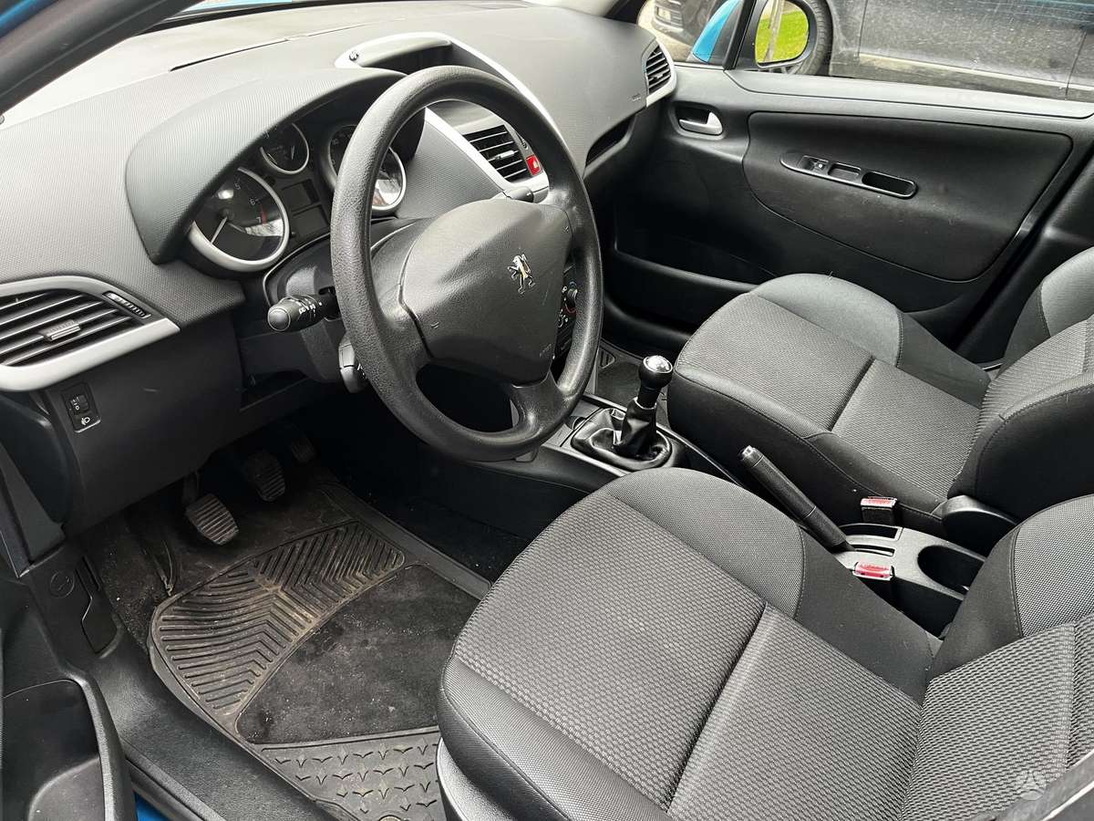 Peugeot 207, 1.4 l., hatchback