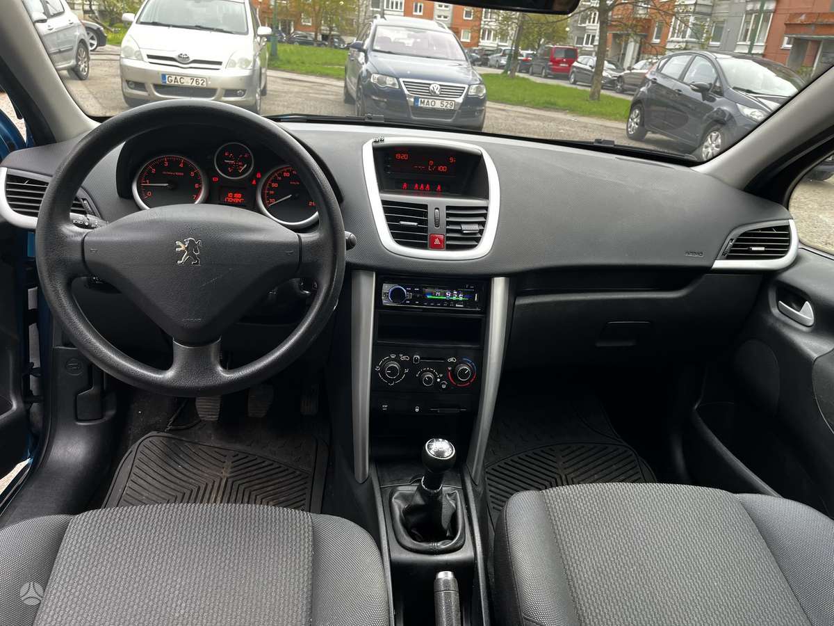Peugeot 207, 1.4 l., hatchback