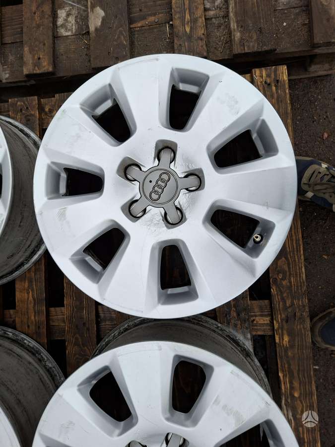 Audi ET37, lengvojo lydinio, R16