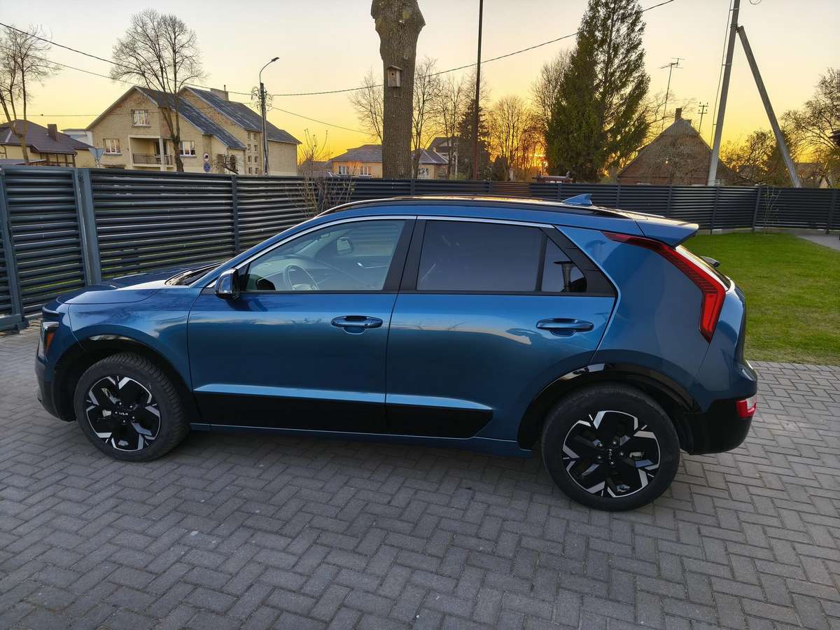 Kia Niro, 64 kWh, hatchback