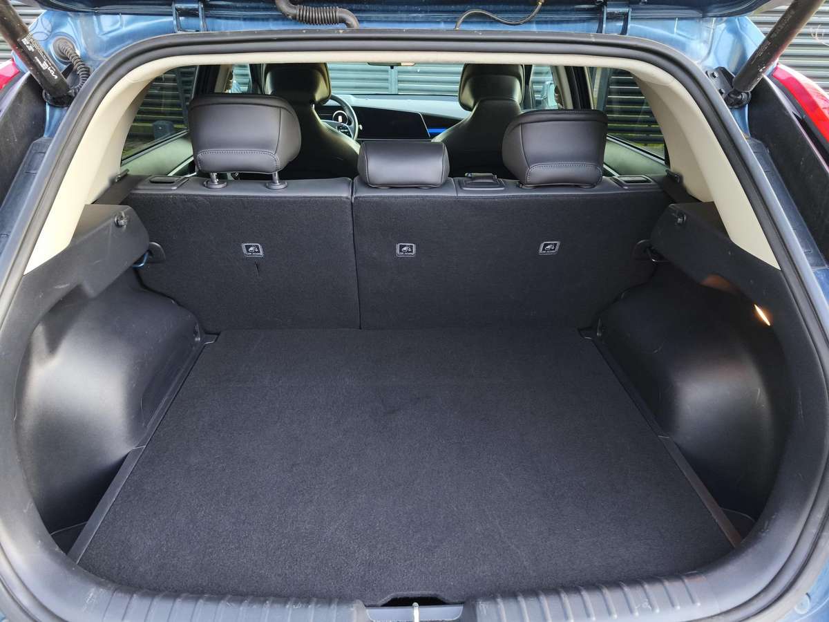 Kia Niro, 64 kWh, hatchback