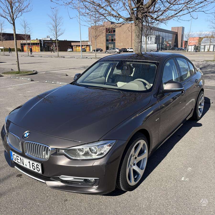 BMW 320, 2.0 l., saloon / sedan
