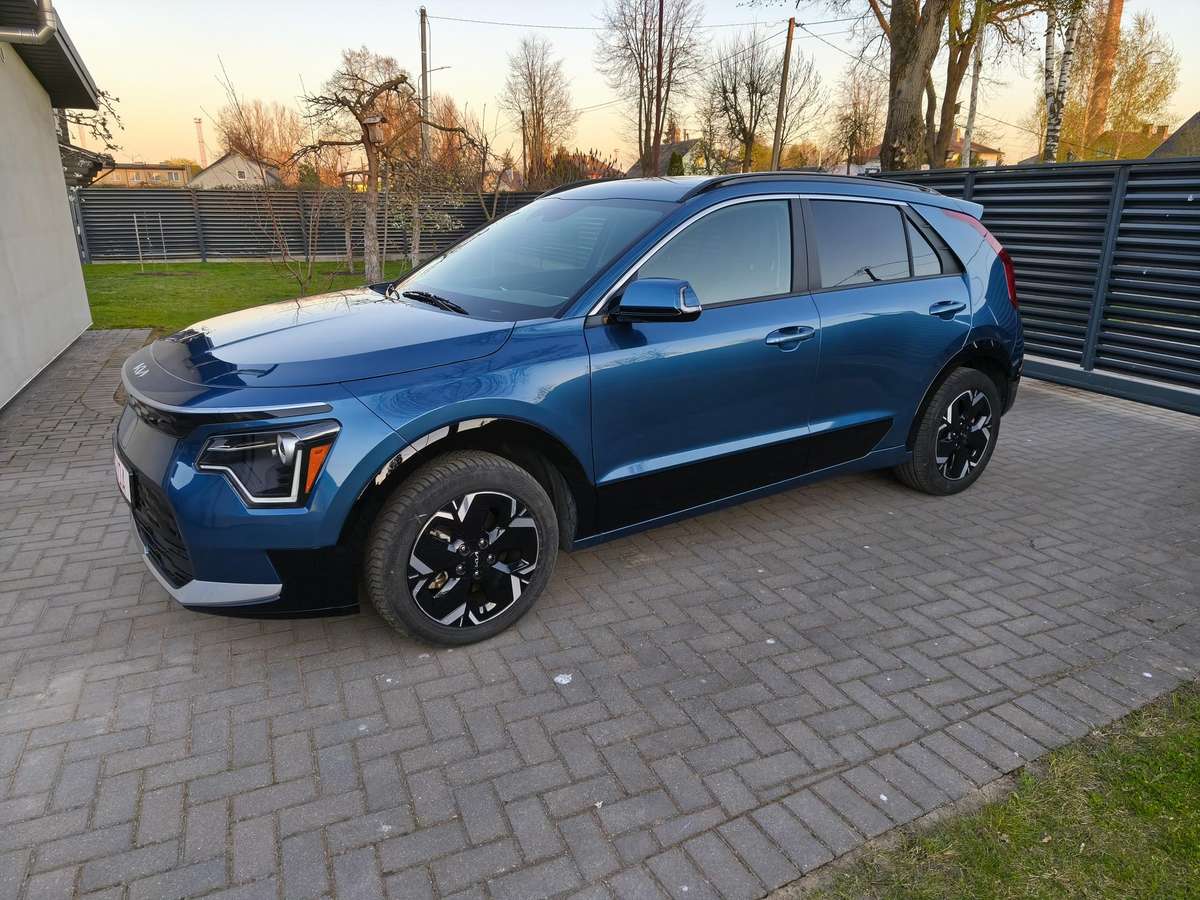 Kia Niro, 64 kWh, hatchback