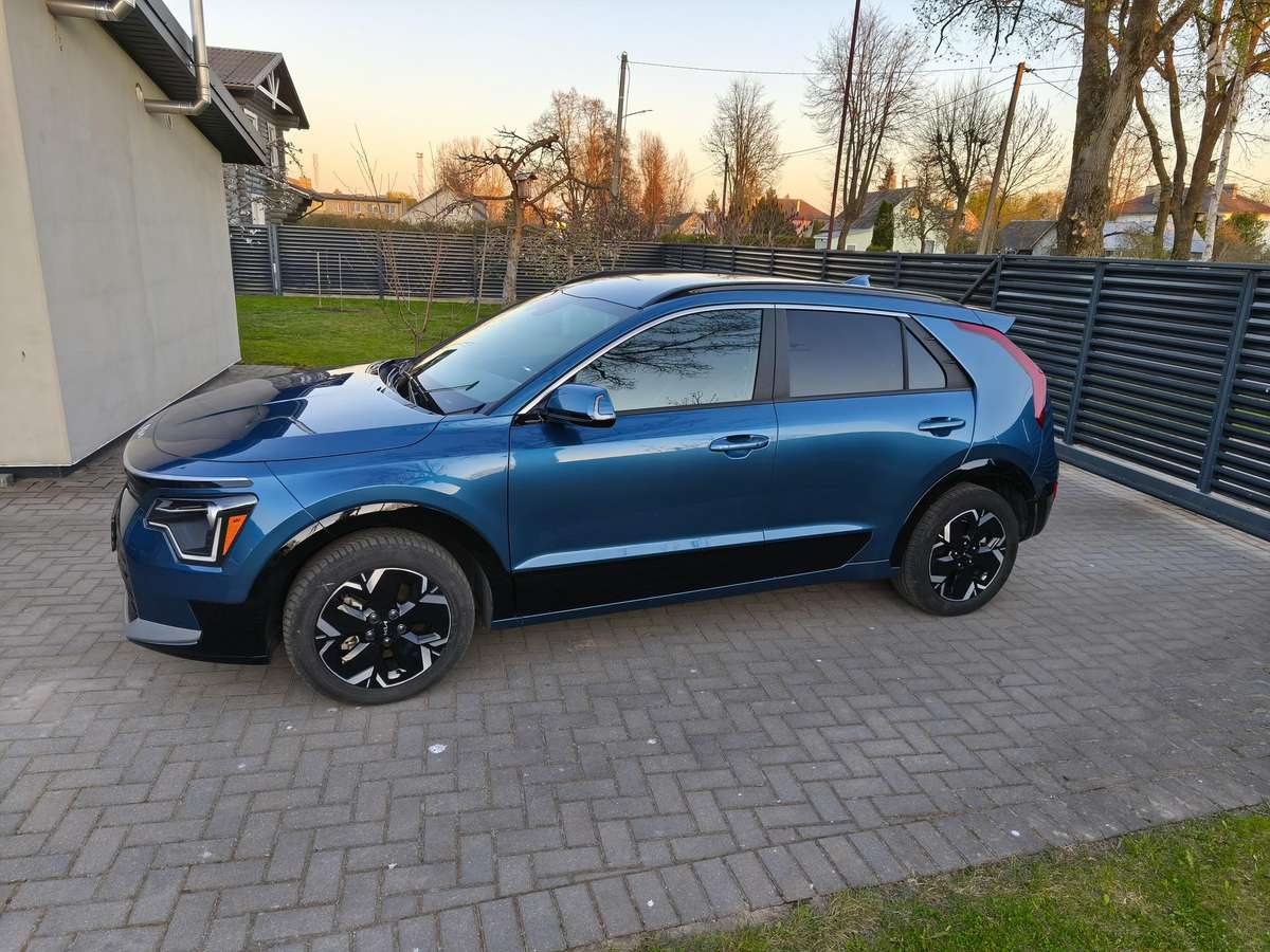 Kia Niro, 64 kWh, hatchback