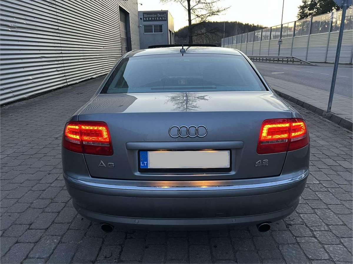 Audi A8, 4.2 l., limousine