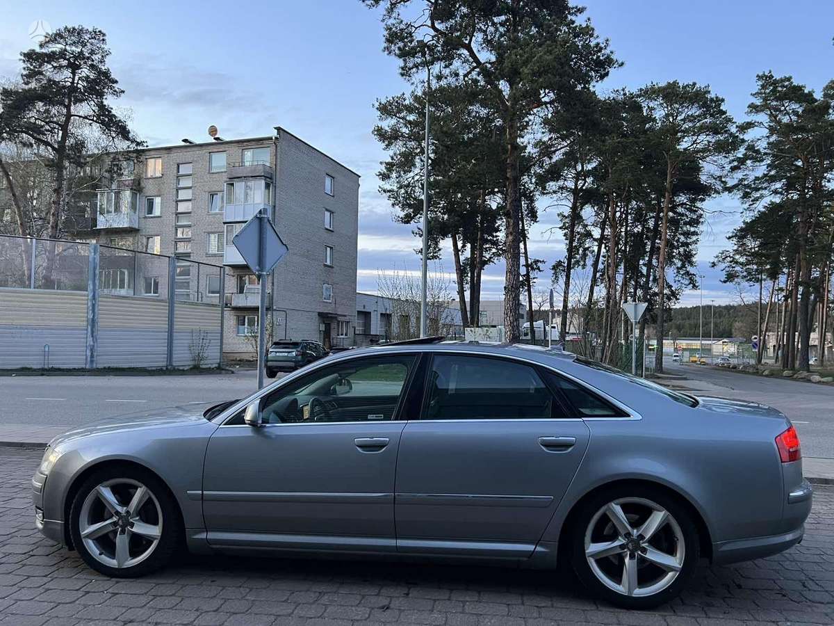 Audi A8, 4.2 l., limousine