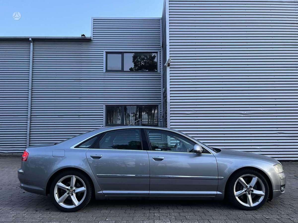 Audi A8, 4.2 l., limousine