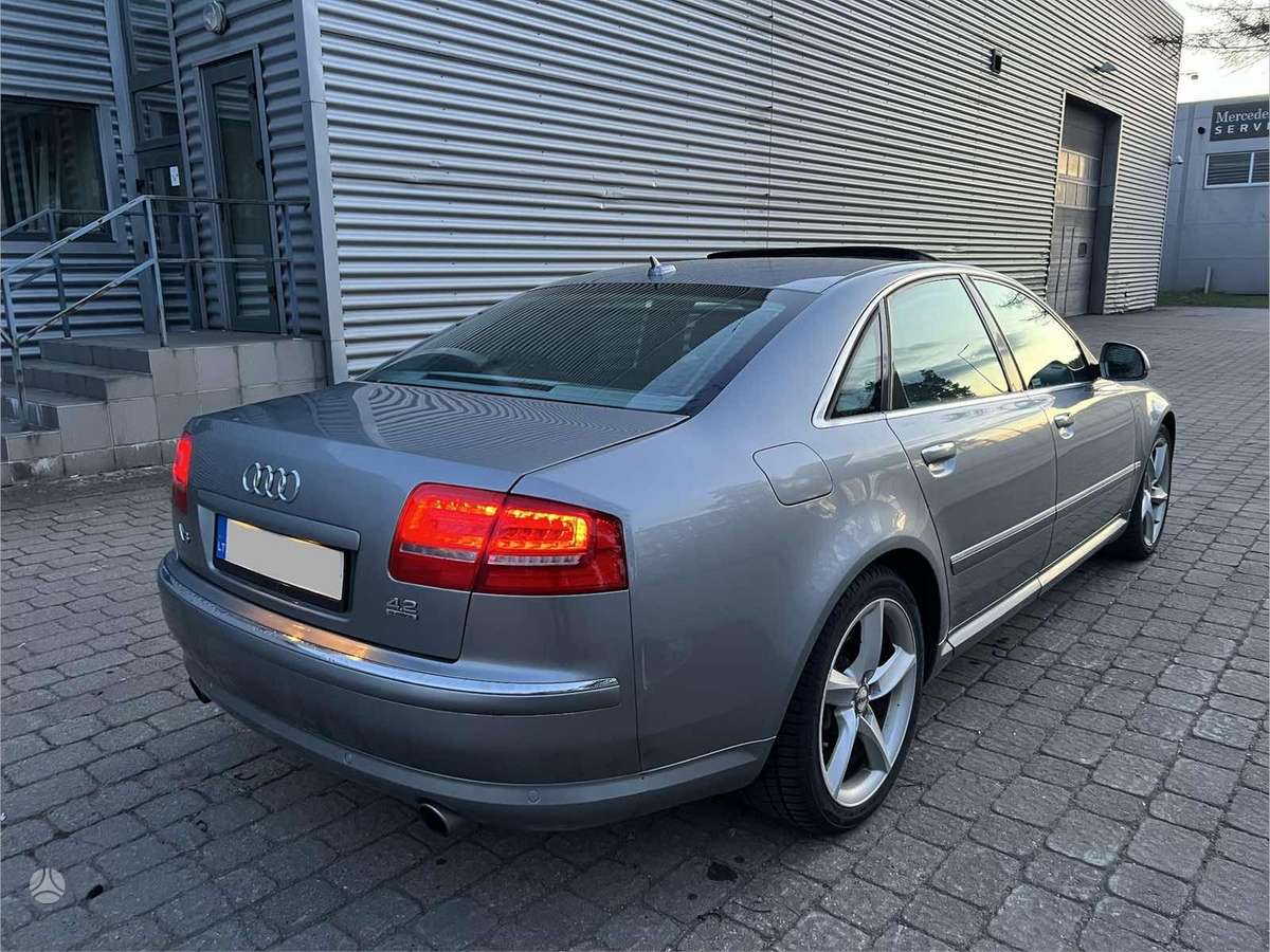 Audi A8, 4.2 l., Лимузин
