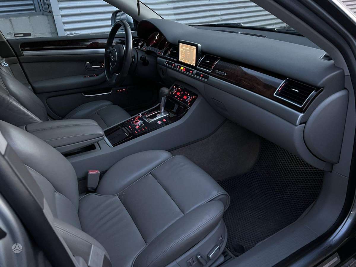 Audi A8, 4.2 l., limousine