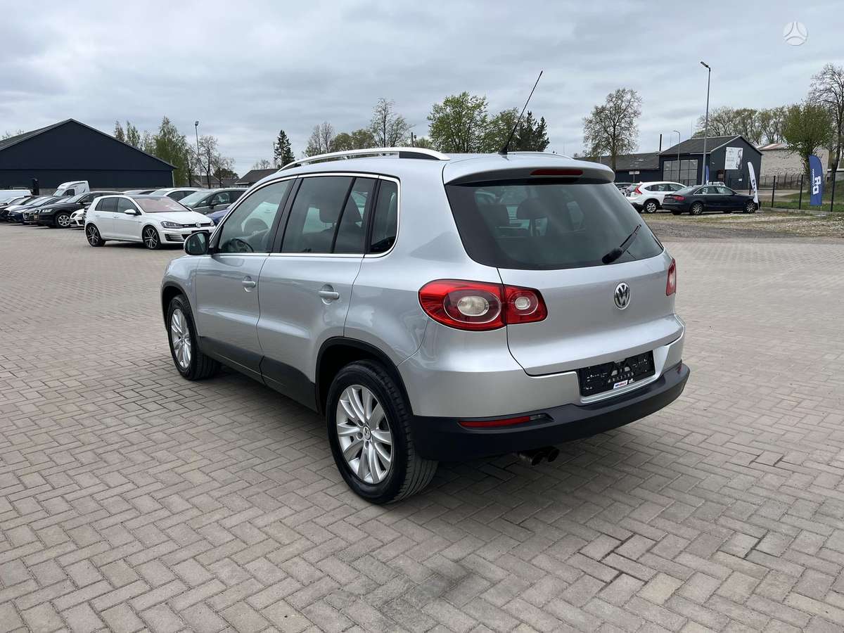 Volkswagen Tiguan - 9