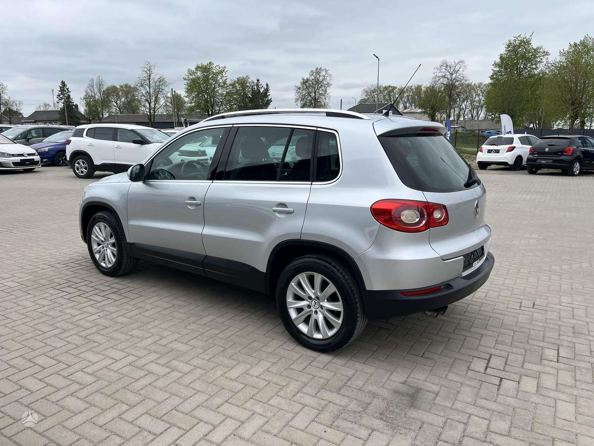 Volkswagen Tiguan - 10