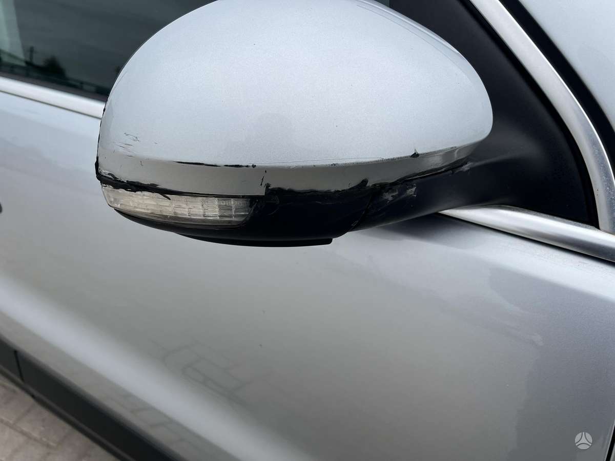 Volkswagen Tiguan - 12