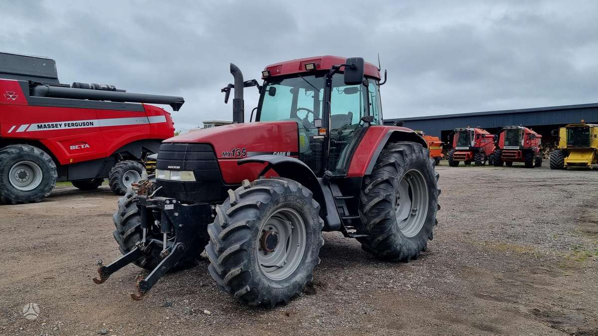 Case-IH MX135, traktoriai
