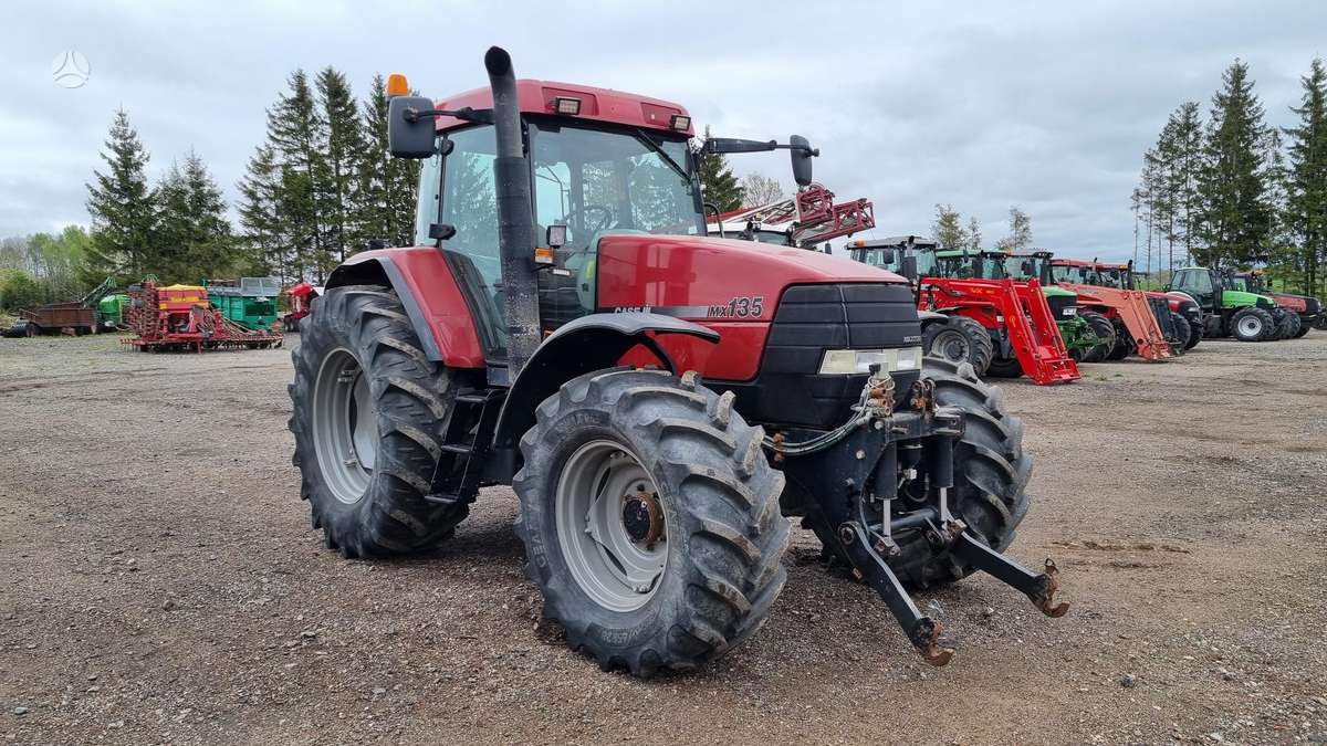 Case-IH MX135, traktoriai