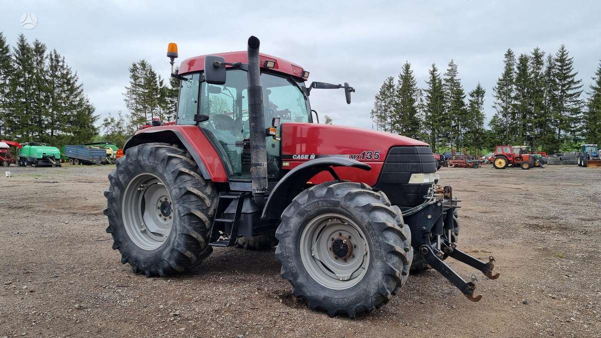 Case-IH MX135, traktoriai