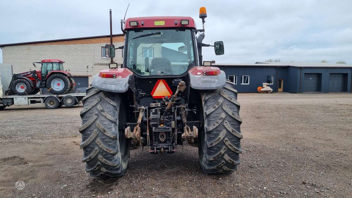 Case-IH MX135, traktoriai
