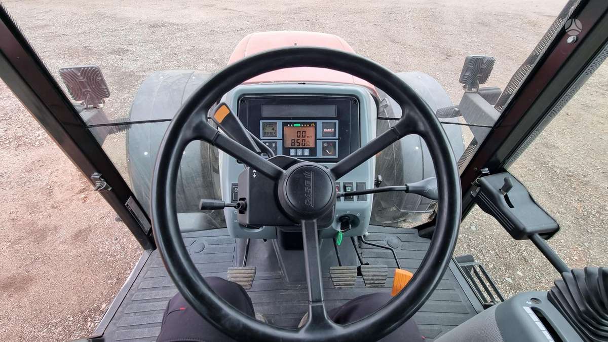 Case-IH MX135, traktoriai