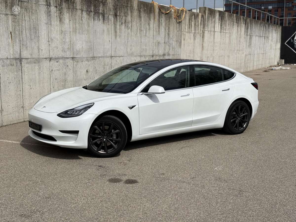 Tesla Model 3, hečbekas