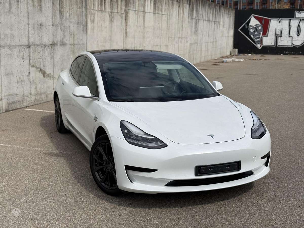 Tesla Model 3, hečbekas