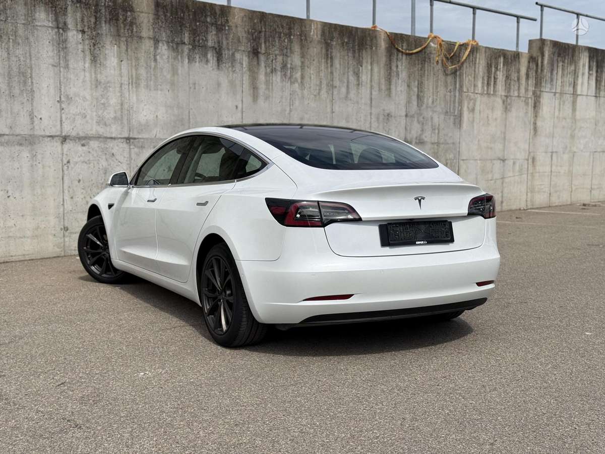 Tesla Model 3, hečbekas