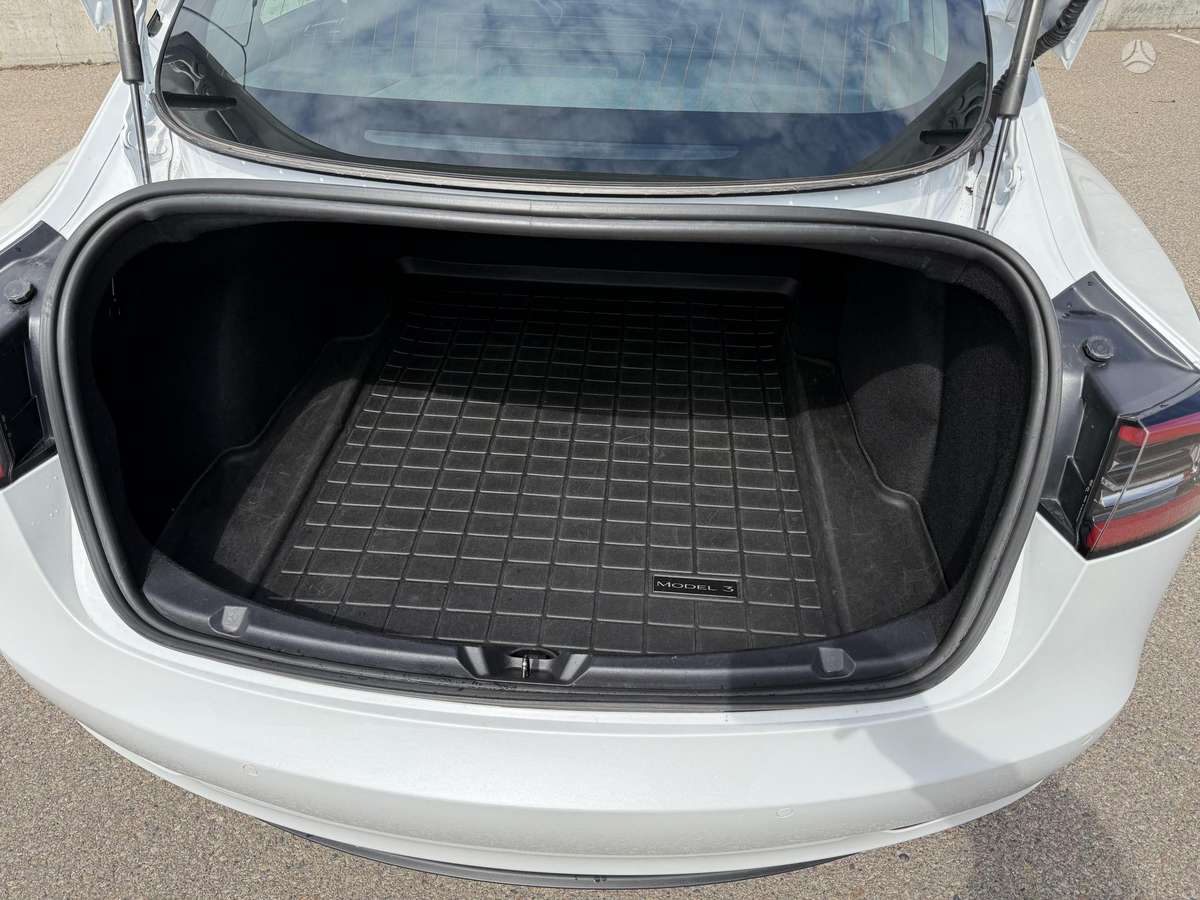 Tesla Model 3, hečbekas