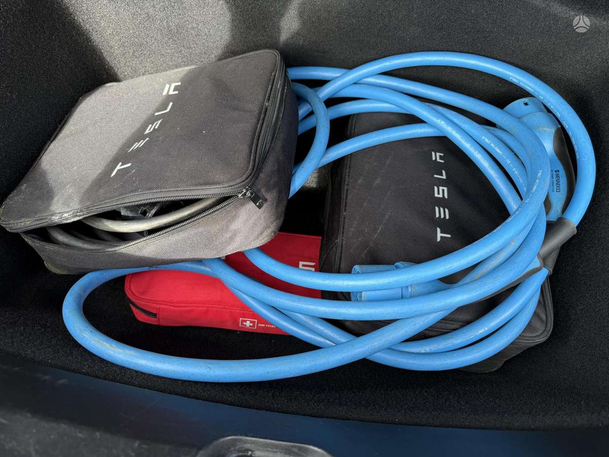 Tesla Model 3, hečbekas