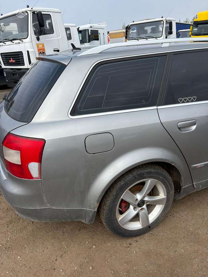 Audi A4 dalimis