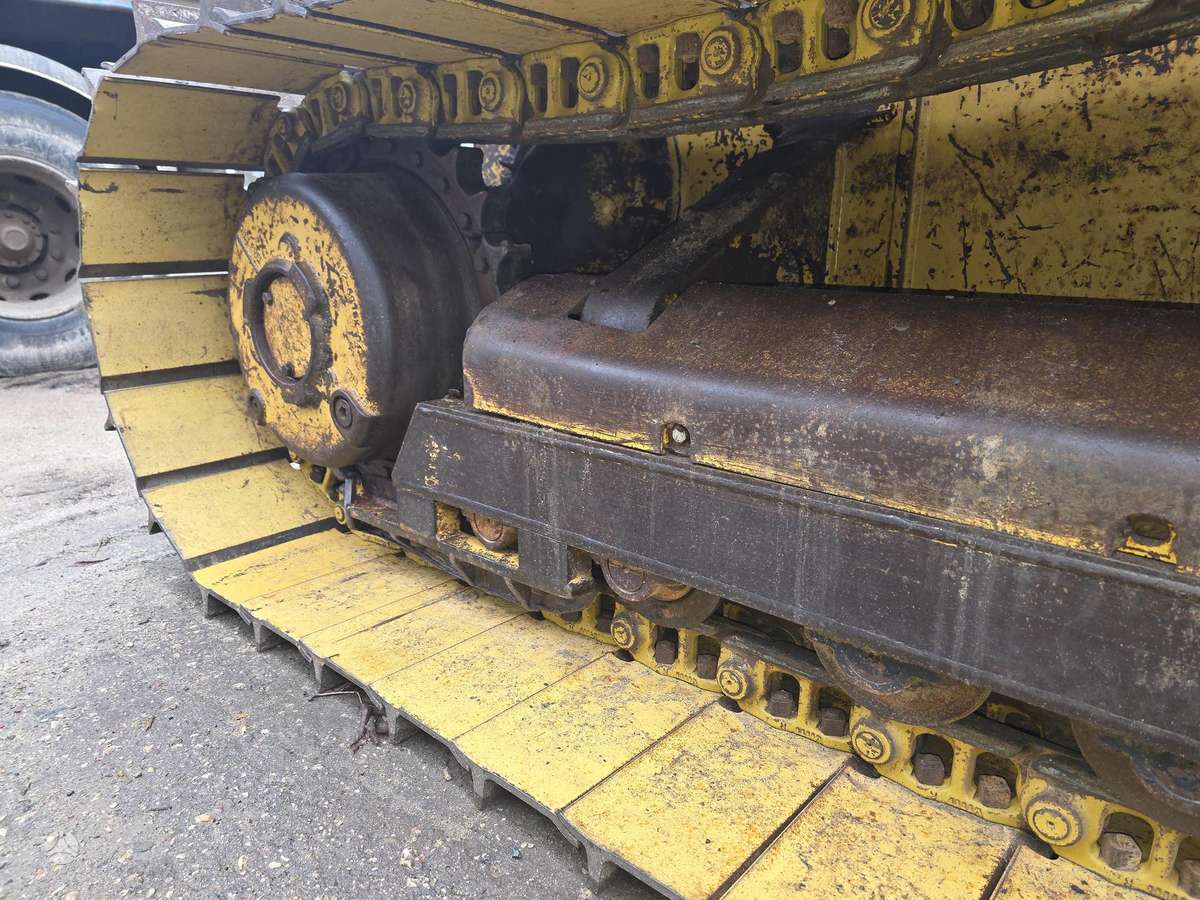 Caterpillar D4G, buldozeri
