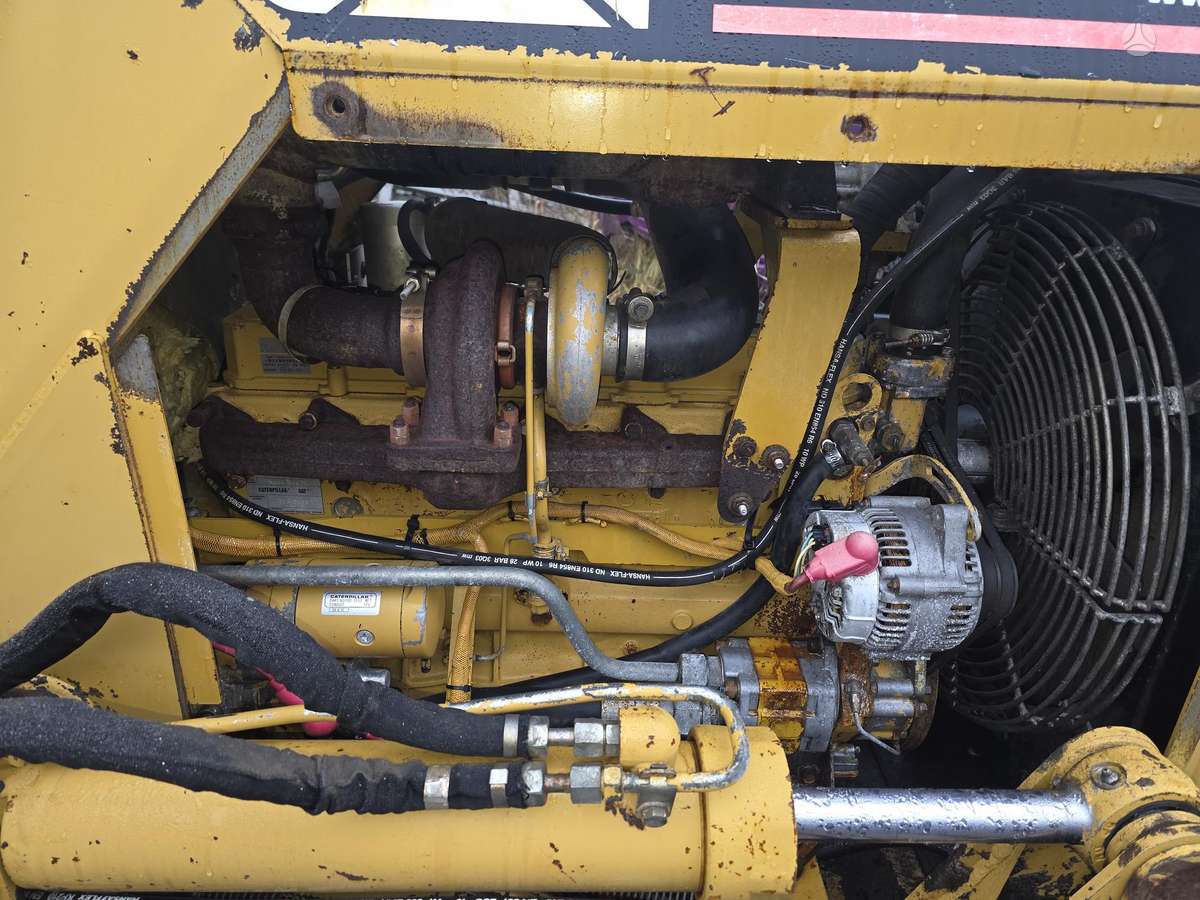 Caterpillar D4G, buldozeri